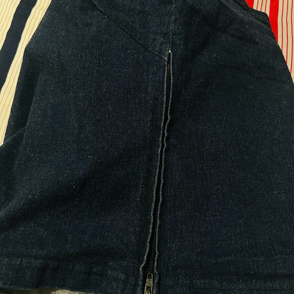 Tops - Picture 5 of 7